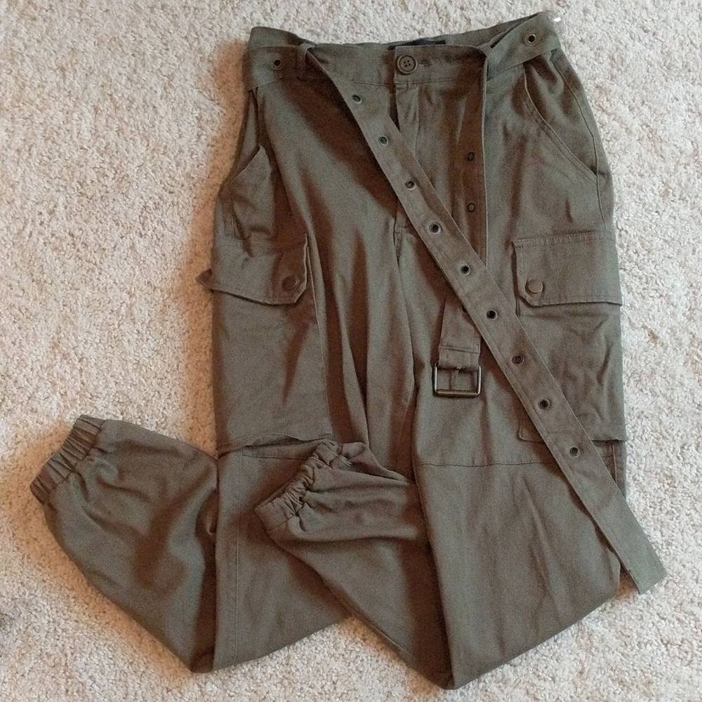 ARMY GREEN CARGO PANTS